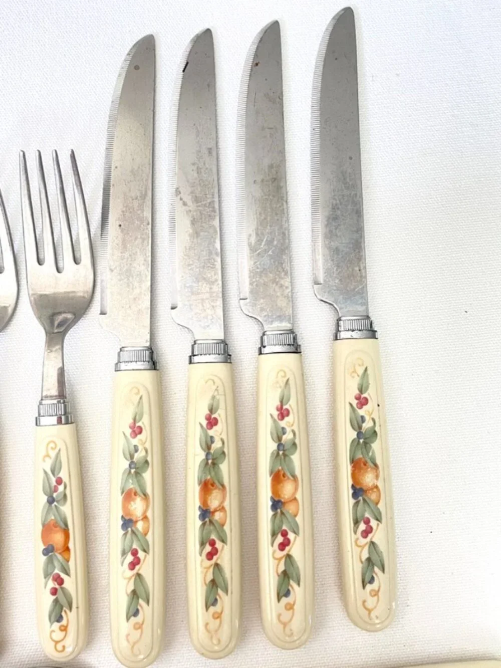 Vintage 20 Piece Corelle Abundance Flatware Set